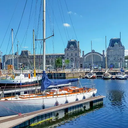 Апартаменты Cozy In With Wifi